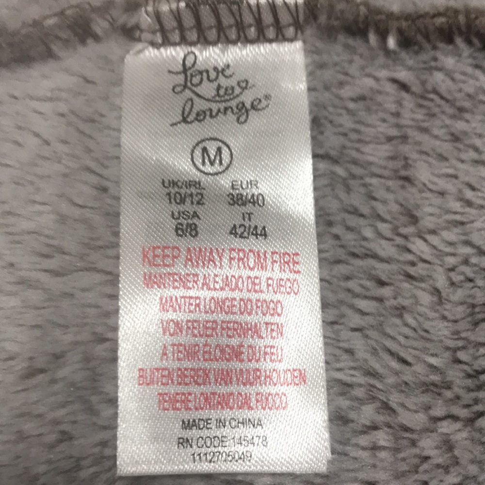 Luxury Robe - Picture 4 of 5